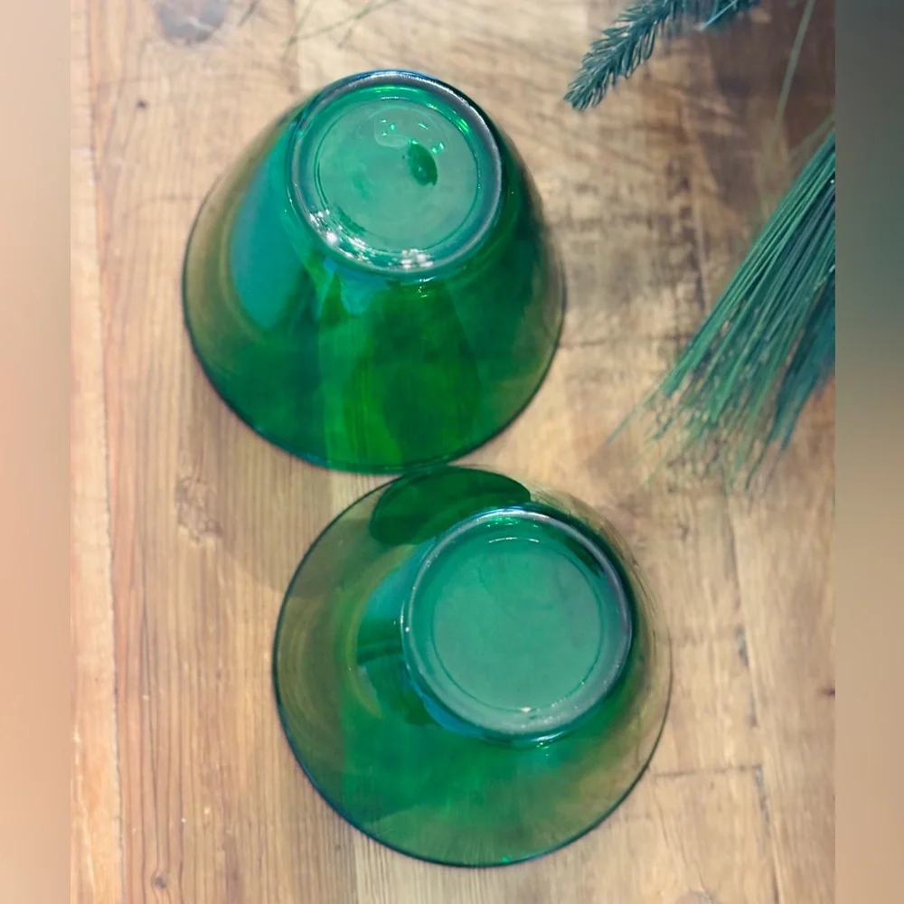 Vintage Anchor Hocking Green Bowls. MCM 60s. 4” EUC | Classic | Vibrant | Retro